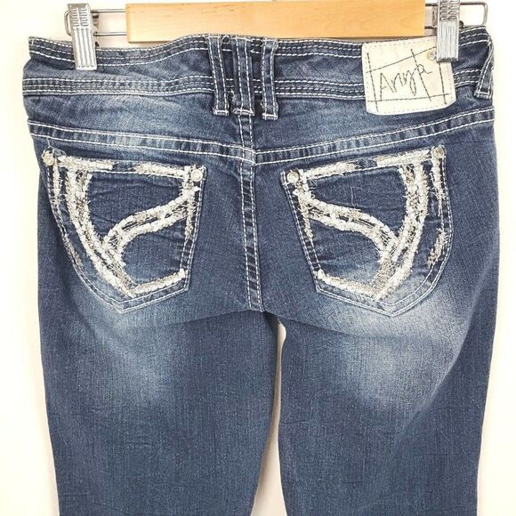 Ariya Vancouver Distressed Flared Low Rise Embroidered Pockets Junior sz 5/6 - Picture 5 of 7